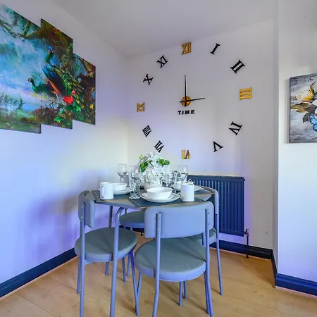 F14gh - Boutique & Cozy * Leeds (West Yorkshire)