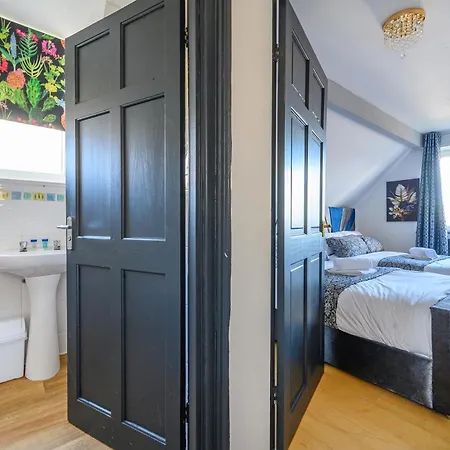 F14gh - Boutique & Cozy *