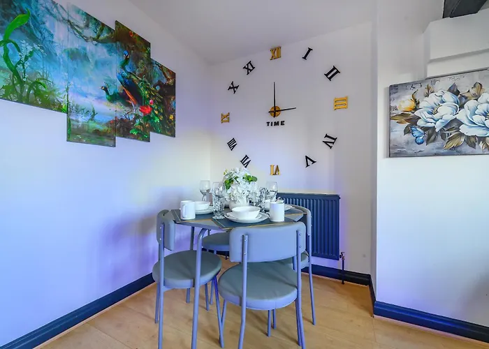 F14gh - Boutique & Cozy * Leeds (West Yorkshire)