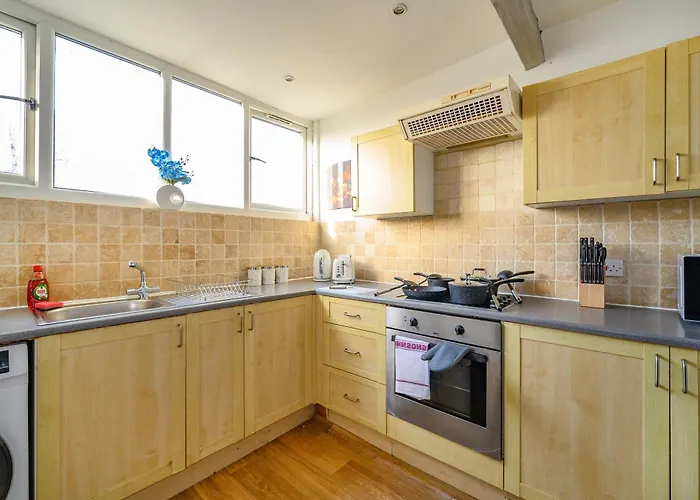 F14gh - Boutique & Cozy * Лідс