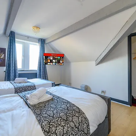 F14gh - Boutique & Cozy * Leeds (West Yorkshire)